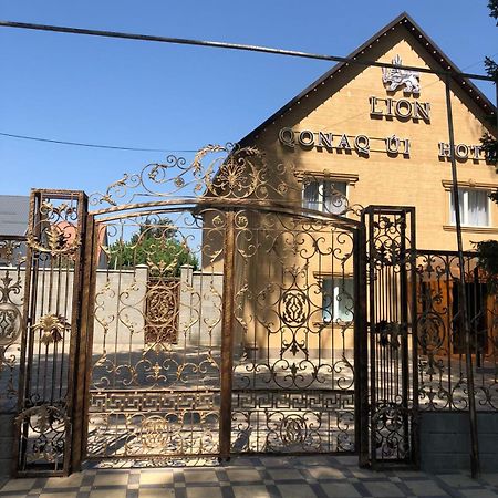 Hotel Lion Алма Ата Екстериор снимка