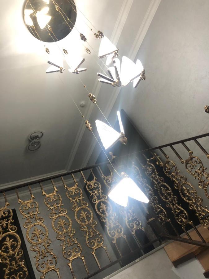 Hotel Lion Алма Ата Екстериор снимка