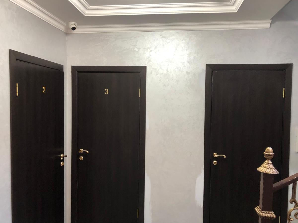 Hotel Lion Алма Ата Екстериор снимка