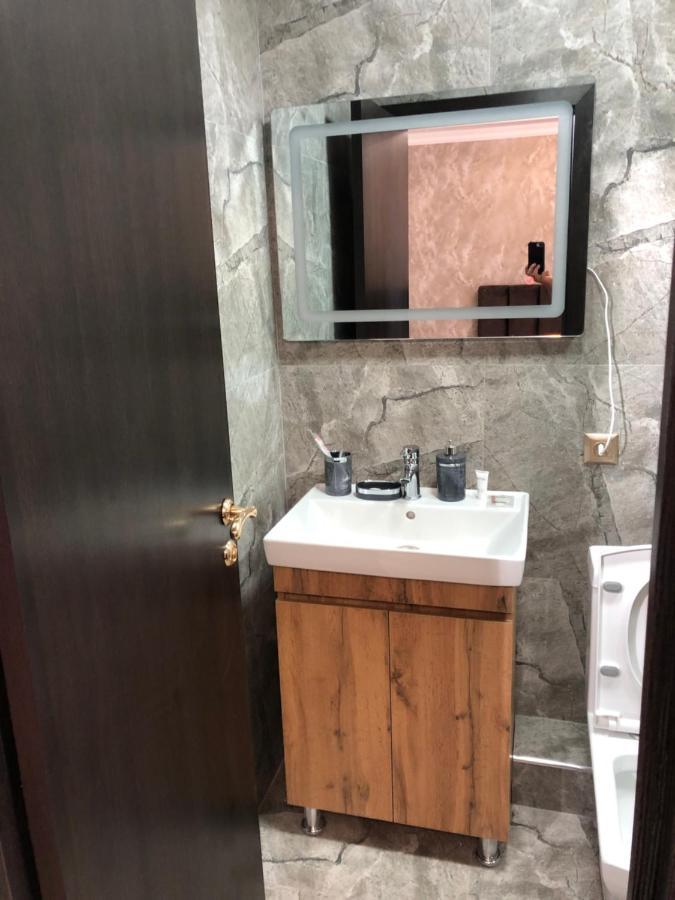 Hotel Lion Алма Ата Екстериор снимка