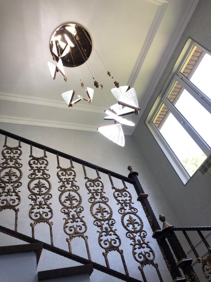 Hotel Lion Алма Ата Екстериор снимка