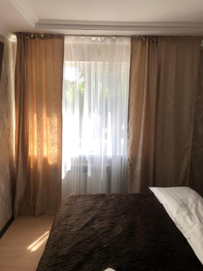 Hotel Lion Алма Ата Екстериор снимка