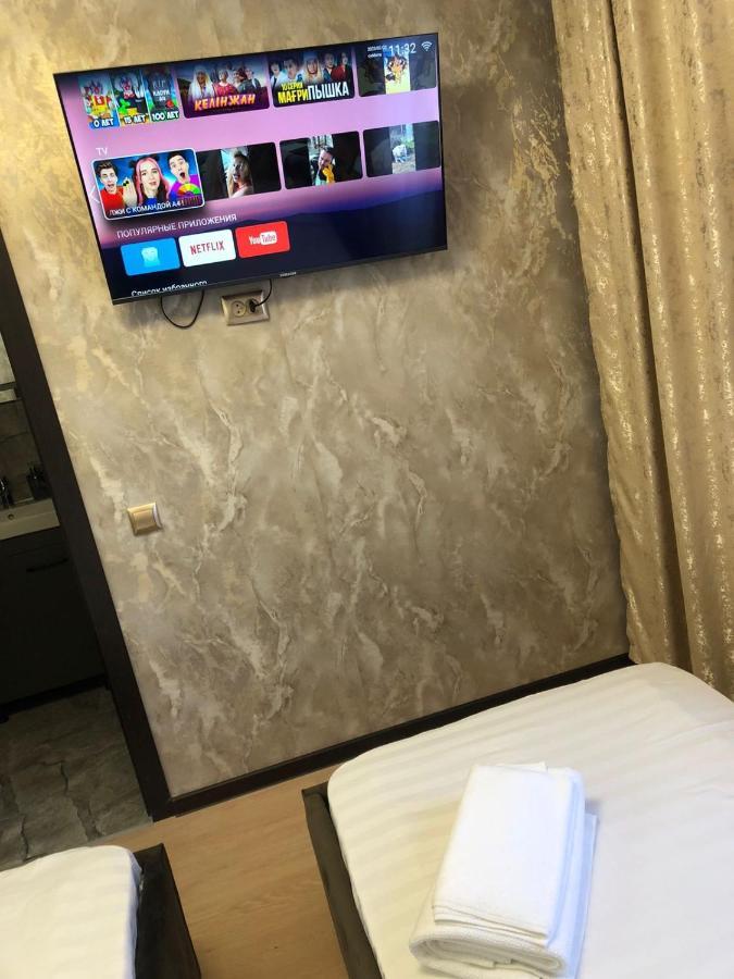 Hotel Lion Алма Ата Екстериор снимка