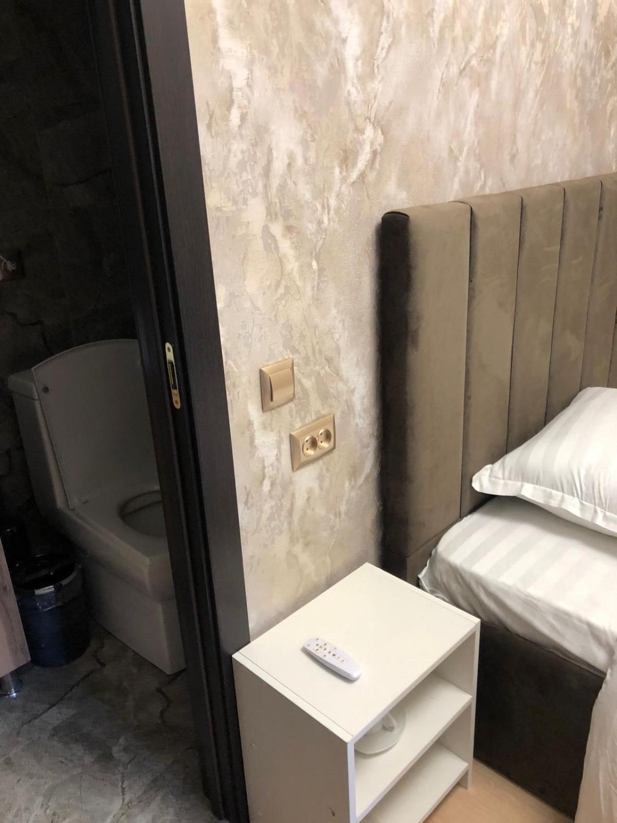 Hotel Lion Алма Ата Екстериор снимка