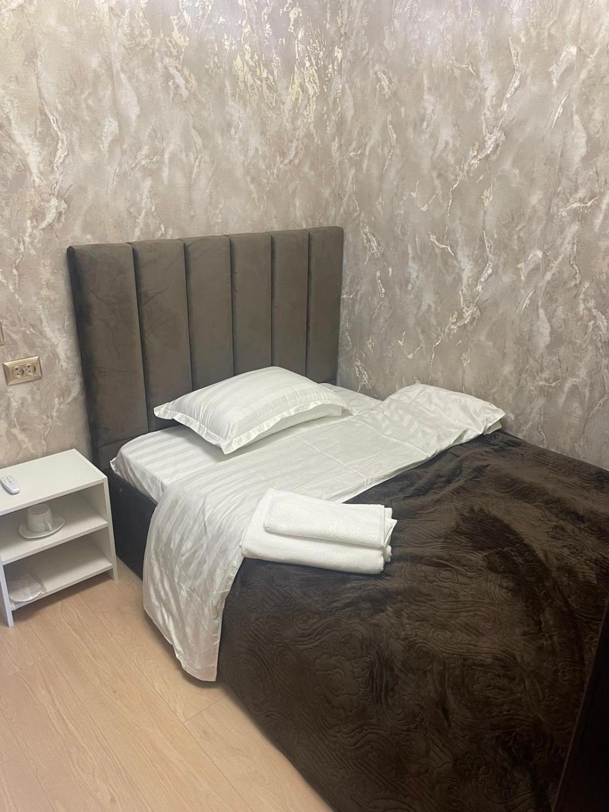 Hotel Lion Алма Ата Екстериор снимка