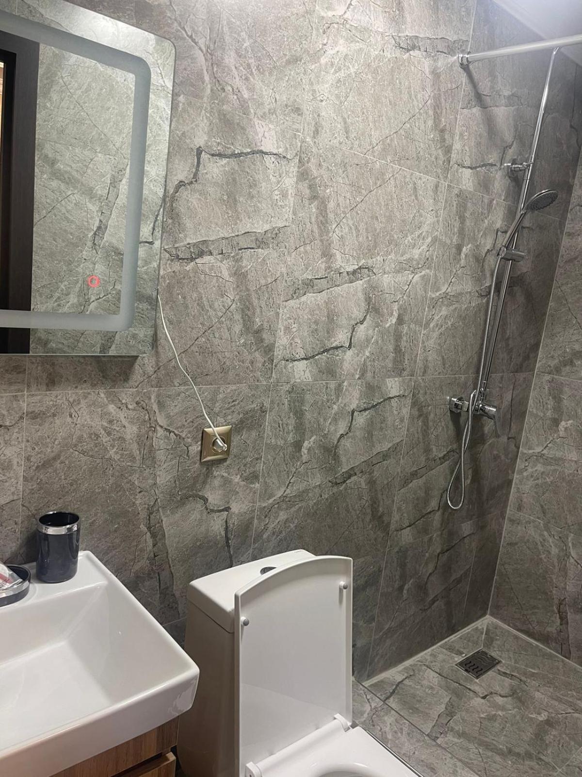 Hotel Lion Алма Ата Екстериор снимка