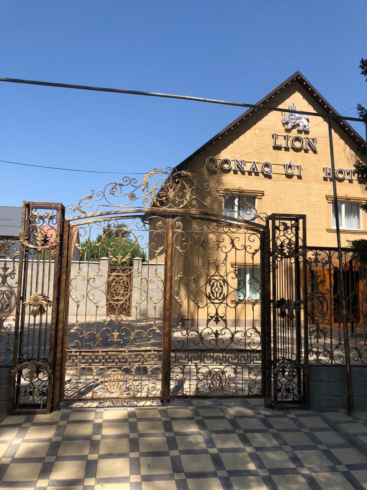 Hotel Lion Алма Ата Екстериор снимка