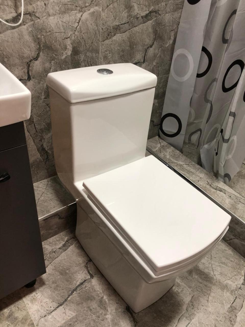 Hotel Lion Алма Ата Екстериор снимка