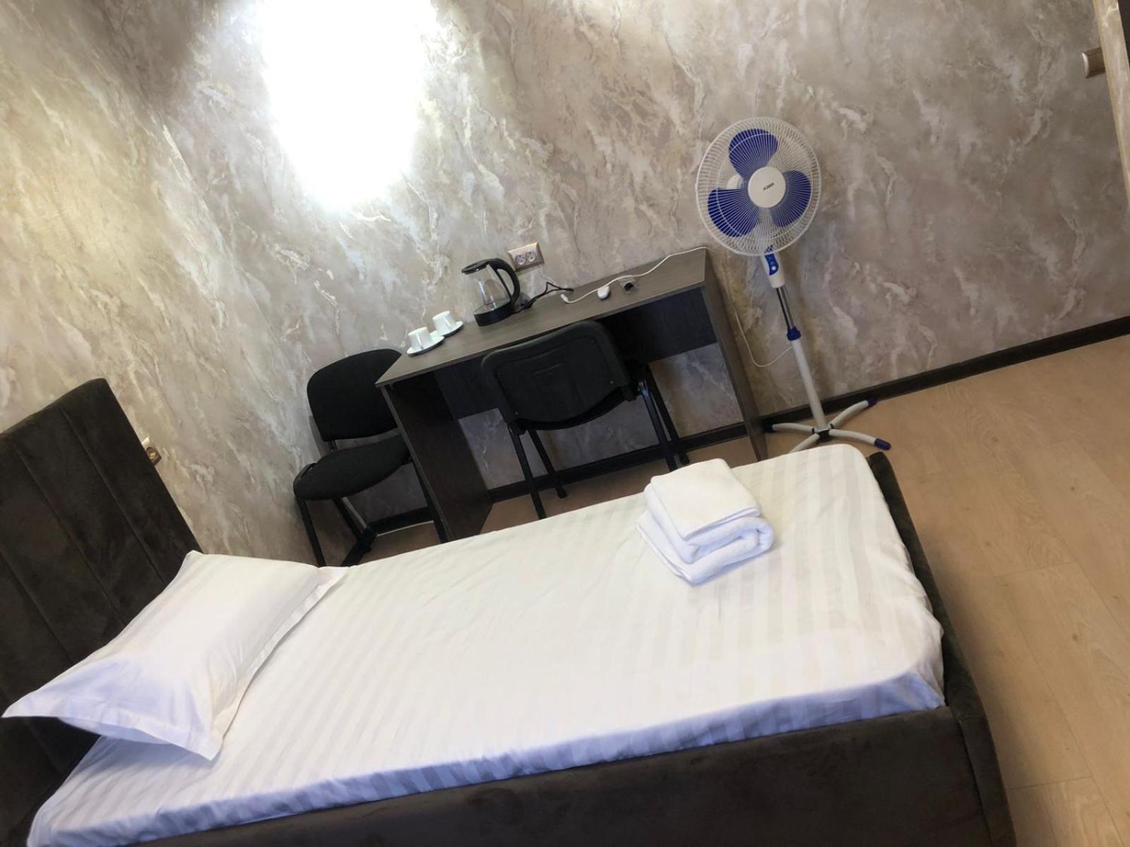 Hotel Lion Алма Ата Екстериор снимка