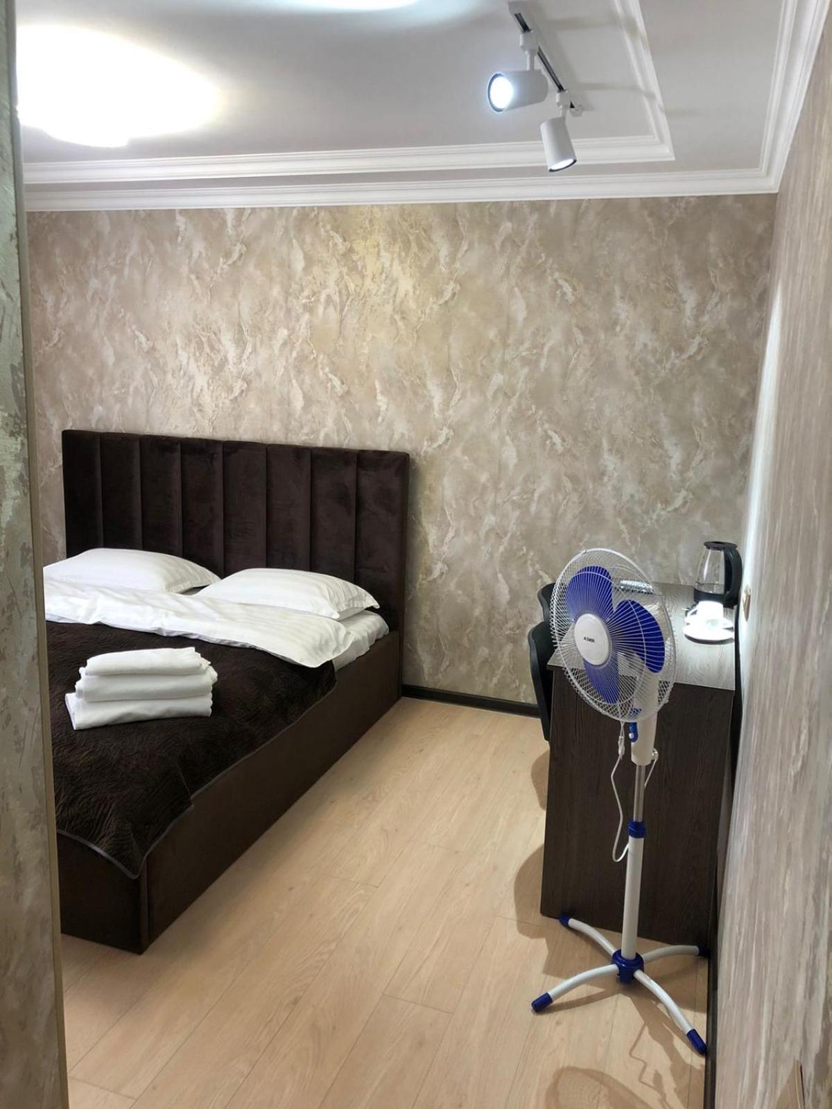 Hotel Lion Алма Ата Екстериор снимка