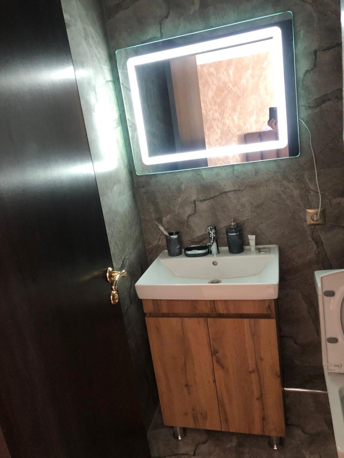 Hotel Lion Алма Ата Екстериор снимка