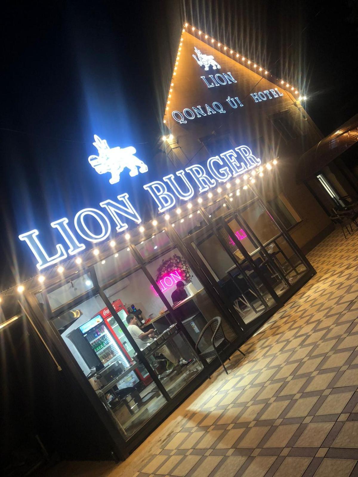 Hotel Lion Алма Ата Екстериор снимка